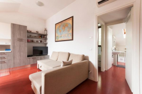 Intimate attic flat, near POLITECNICO